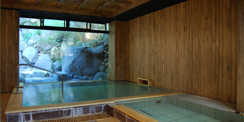 Fragrant Japanese cypress baths & herbal baths