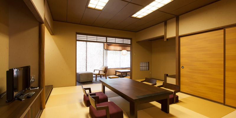 Japanese-style restaurant and rooms